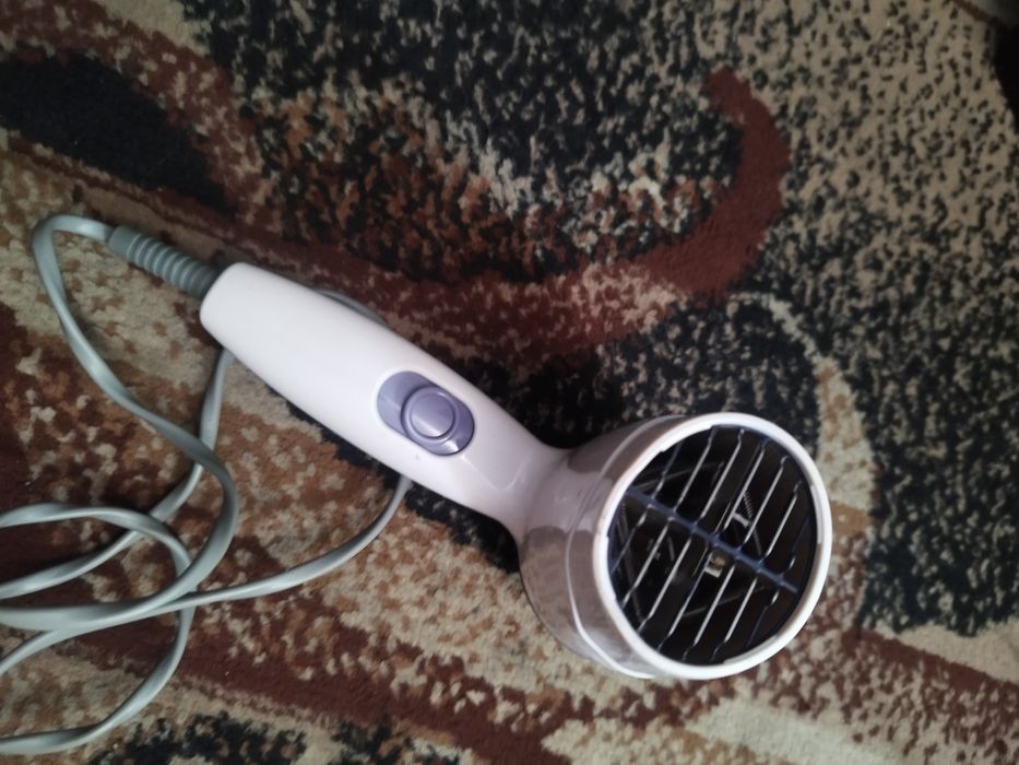 Fajna mała suszarka Philips