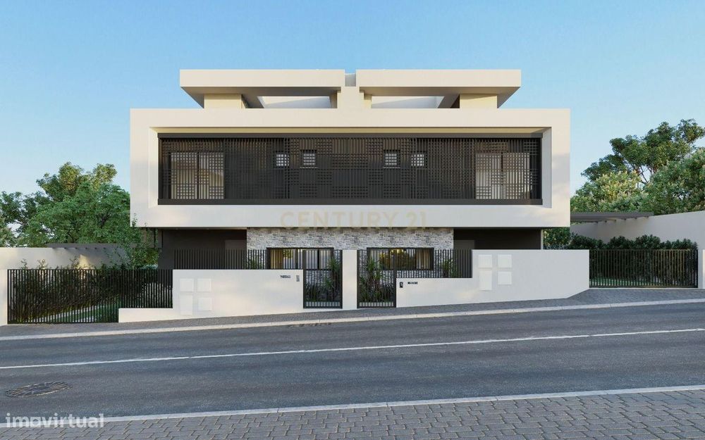 Moradia T3 com Piscina e Jardim – Quinta da Armadora/Costa de Caparica