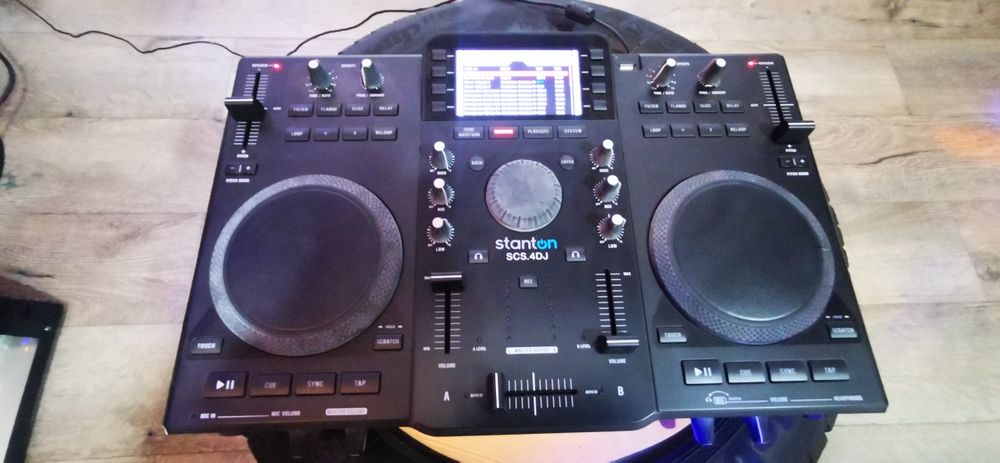 Kontroler DJ Stanton SCS. 4DJ Mikser