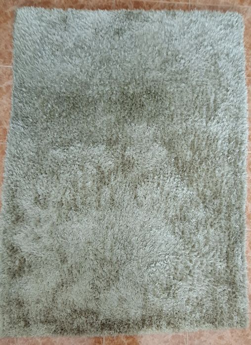 Carpete de sala, cor beje escuro