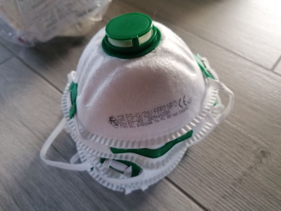 Maseczki ochronne przeciwpyłowe FFP3 i FFP2 100szt