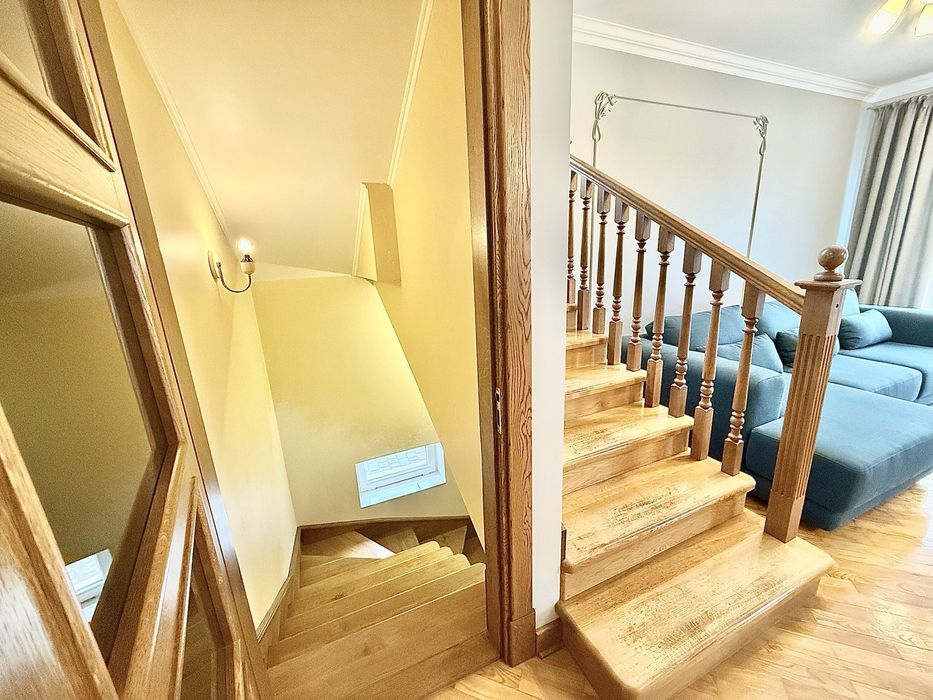 Шикарний котедж з каміном 3/х кім в Кутківцях