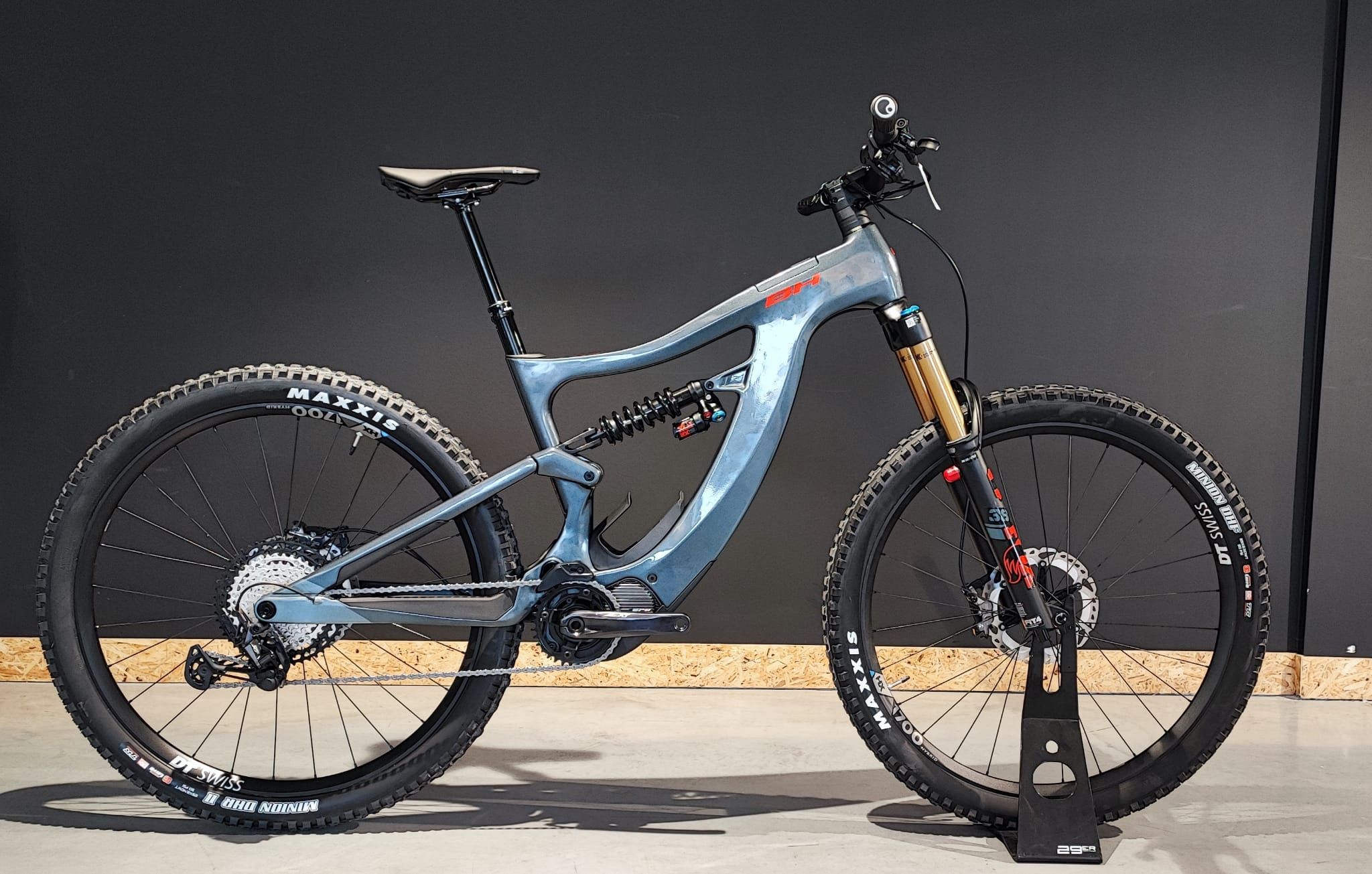 Rower elektryczny górski BH BIKES XTEP CARBON ES992(NRS), size L