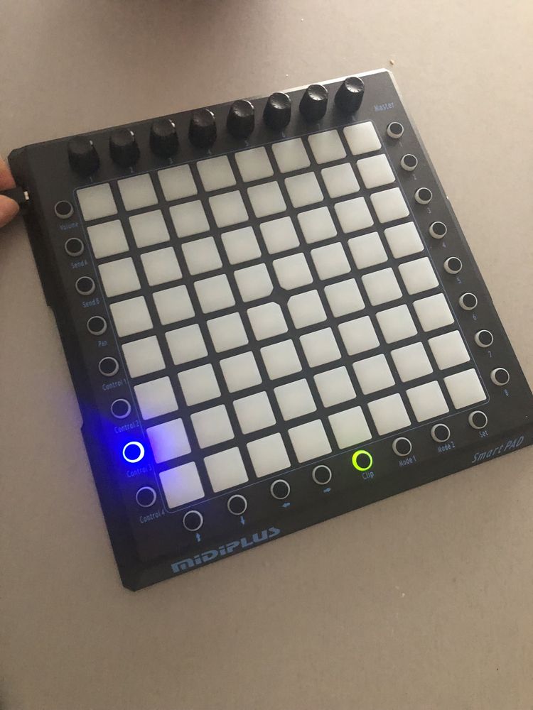 Midiplus smartpad controller sampler kontroler