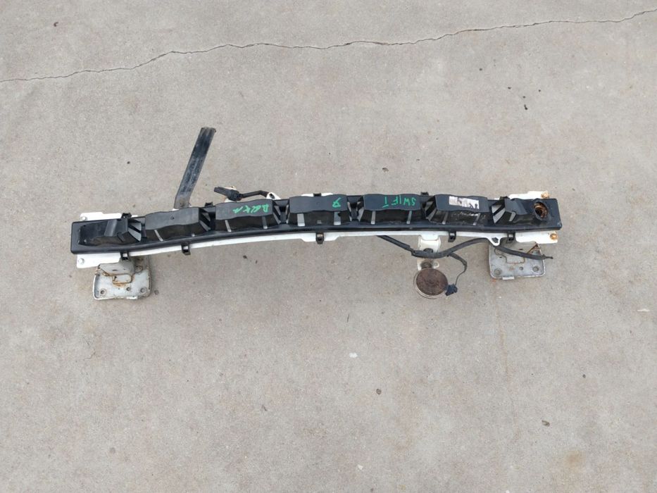 Belka przednia  pod zderzak Wzmocnienie  przód  Suzuki Swift Mk7