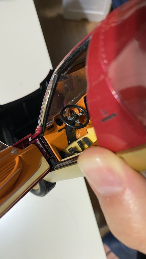 Kyosho 1:18 Lamborghini Miura Jota SVJ Rosso Granada (Burgundy Red)