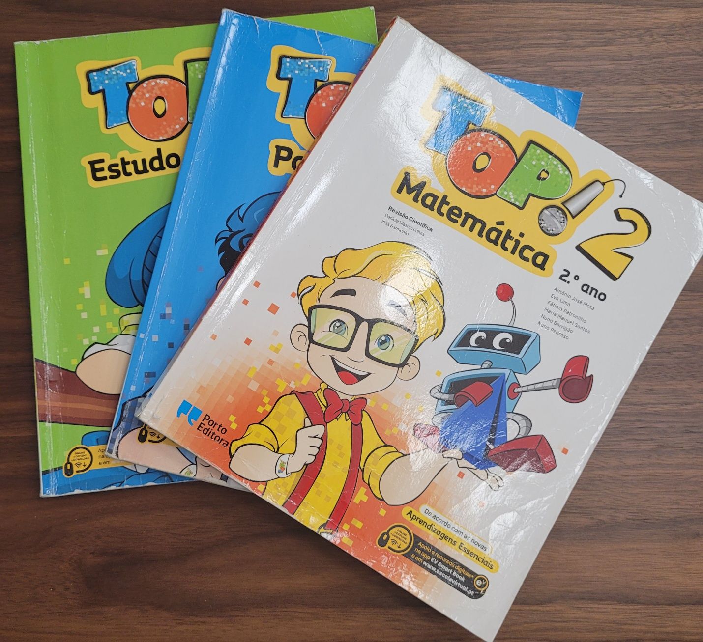 Manuais Top 2 Matemática,  Português e Estudo do Meio 2° ano