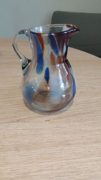 Посуд з кольорового скла