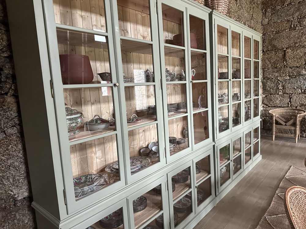 Moveis de mercearia antigos recuperados, Tulhas, balcões…