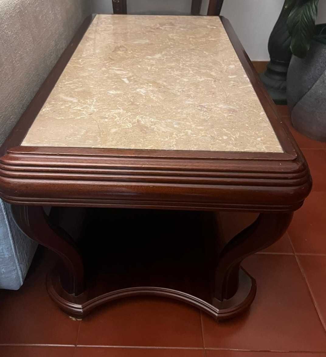Mesa de Centro com mármore