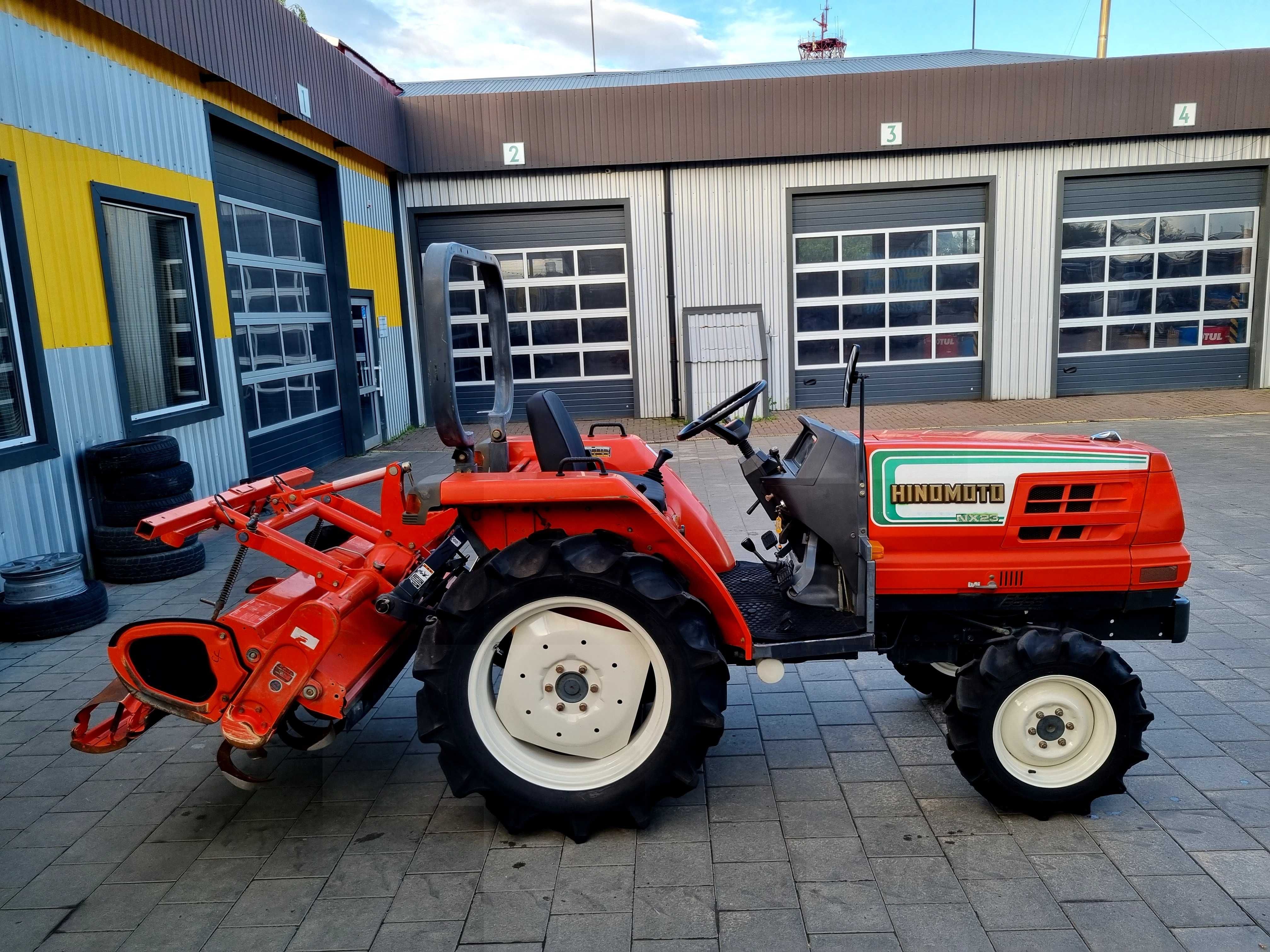 Японський мінітрактор Кубота Жл 23 Kubota GL 23