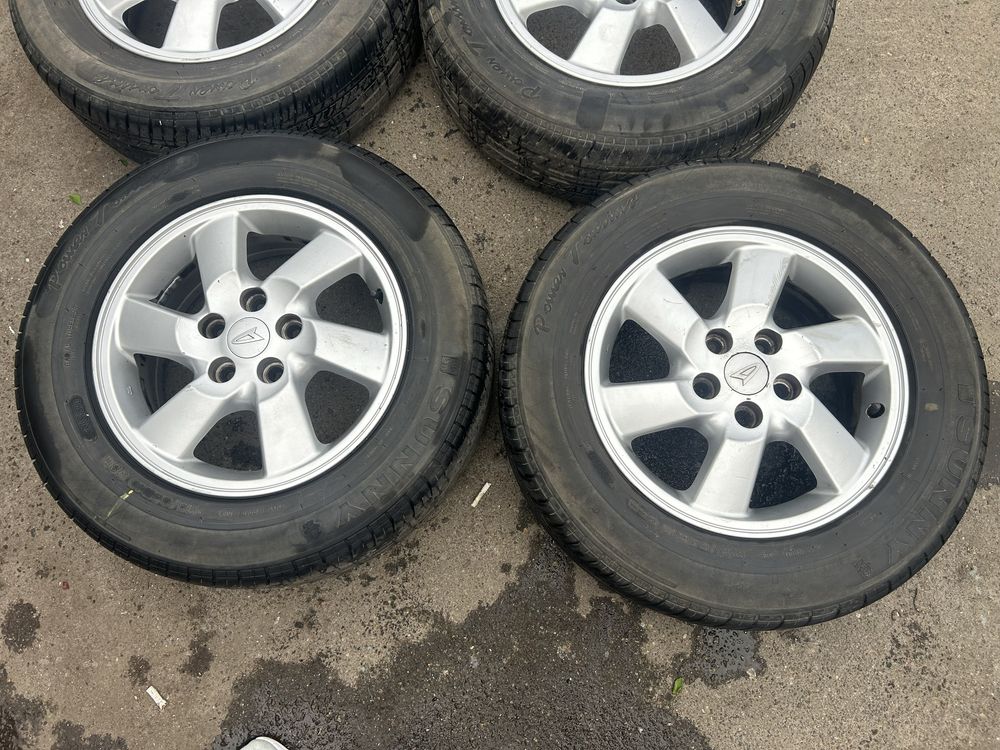 Диски R16 5x114,3 шини літо 215/65/16 Daihatsu, Duster, Creta