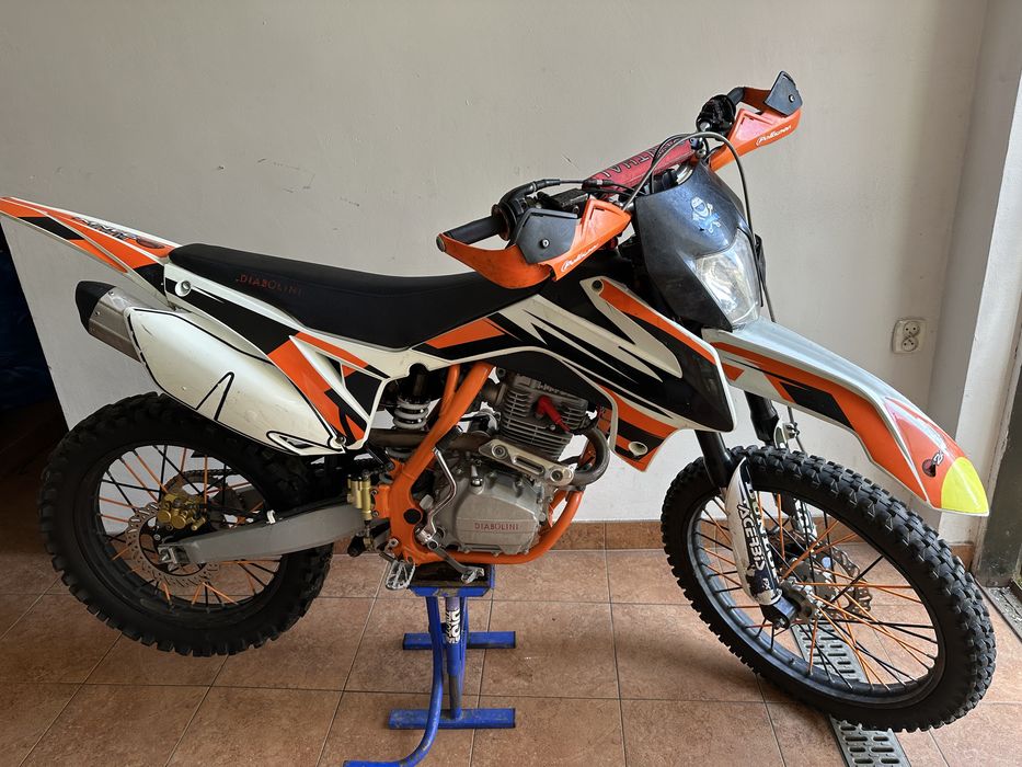 Diabolini 250  xmotos kayo asix