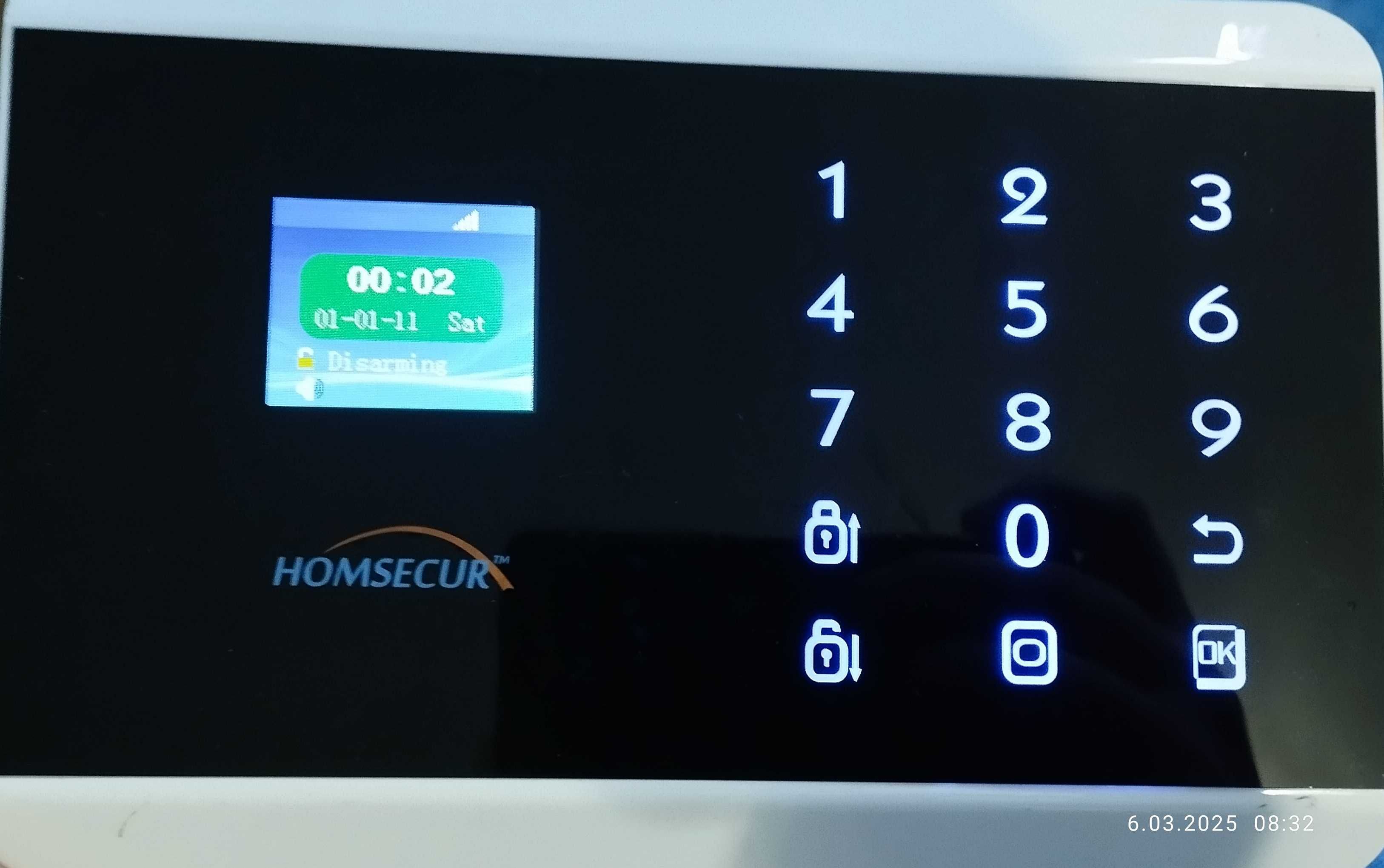 Panel LCD do alarmu