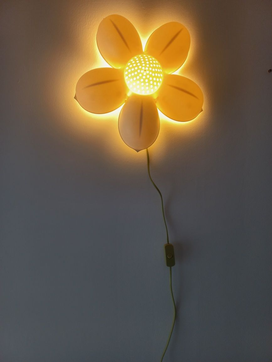 Candeeiro de parede flor