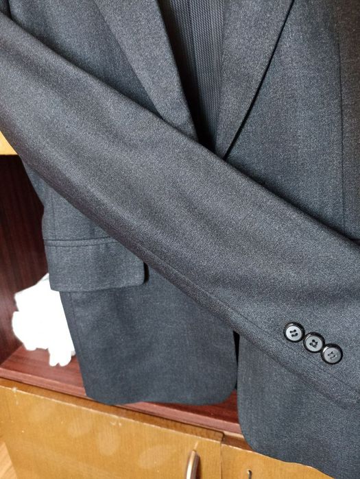 Костюм шкільний на 12- 14 років