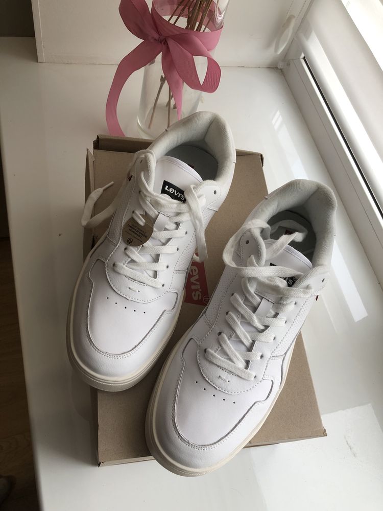 Levi’s кросівки, 44р, кеди, снікерси, кросовки, сникеры, левайс