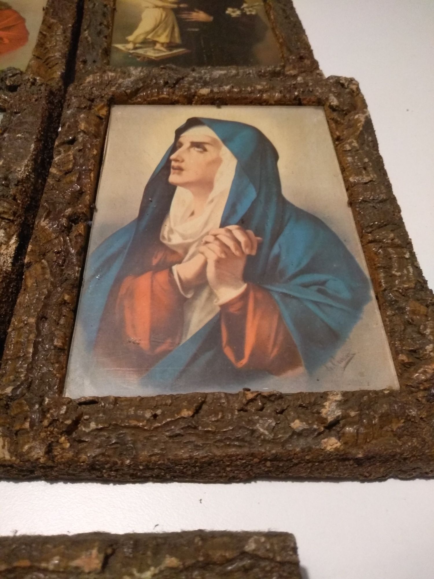 5 Quadros religiososcom moldura em cortiça