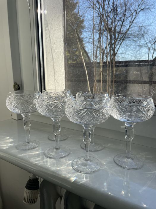 Kryształowe kieliszki do szampana