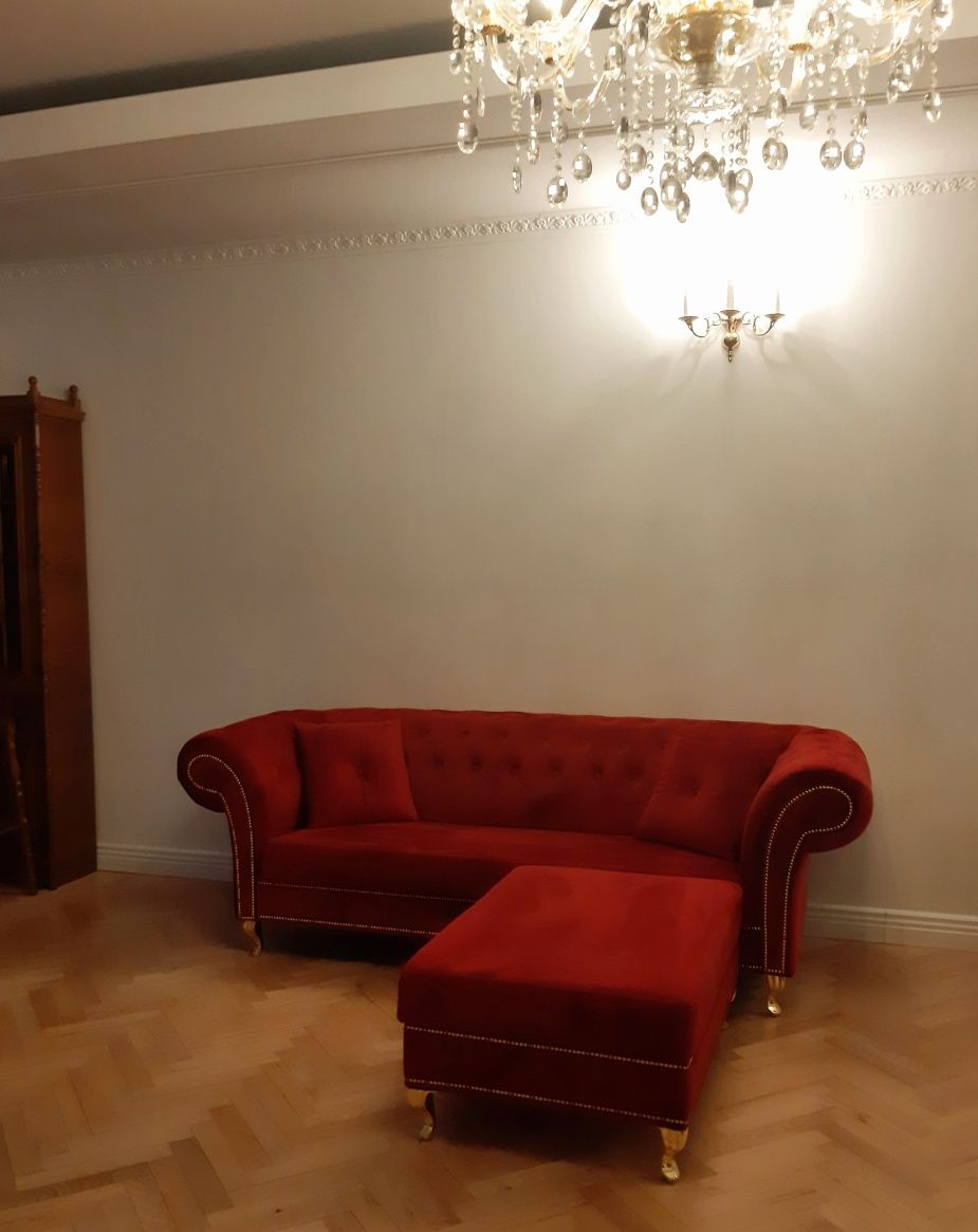 Zestaw wypoczynkowy chesterfield kanapa/sofa z podnóżkiem