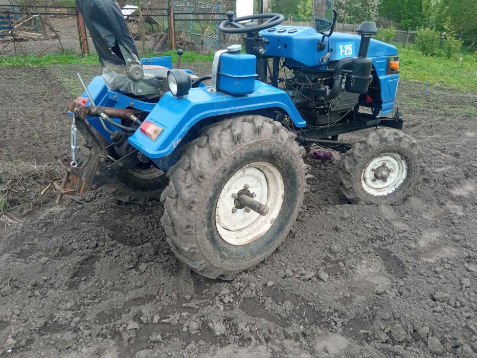 Продам мототрактор БУЛАТ Т-25 фреза, 2 плуга.