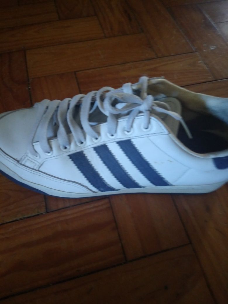 Sapato Adidas Bom estado