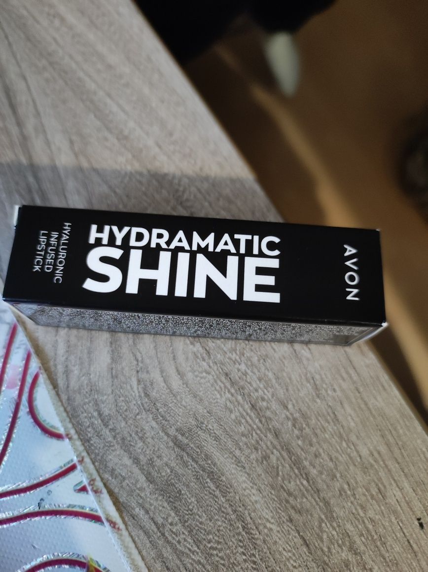 Szminka hydramatic shine