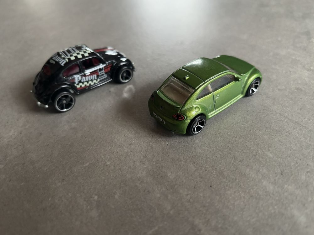 Resoraki Hot Wheels 2X VW Volkswagen Beetle / New Beetle
