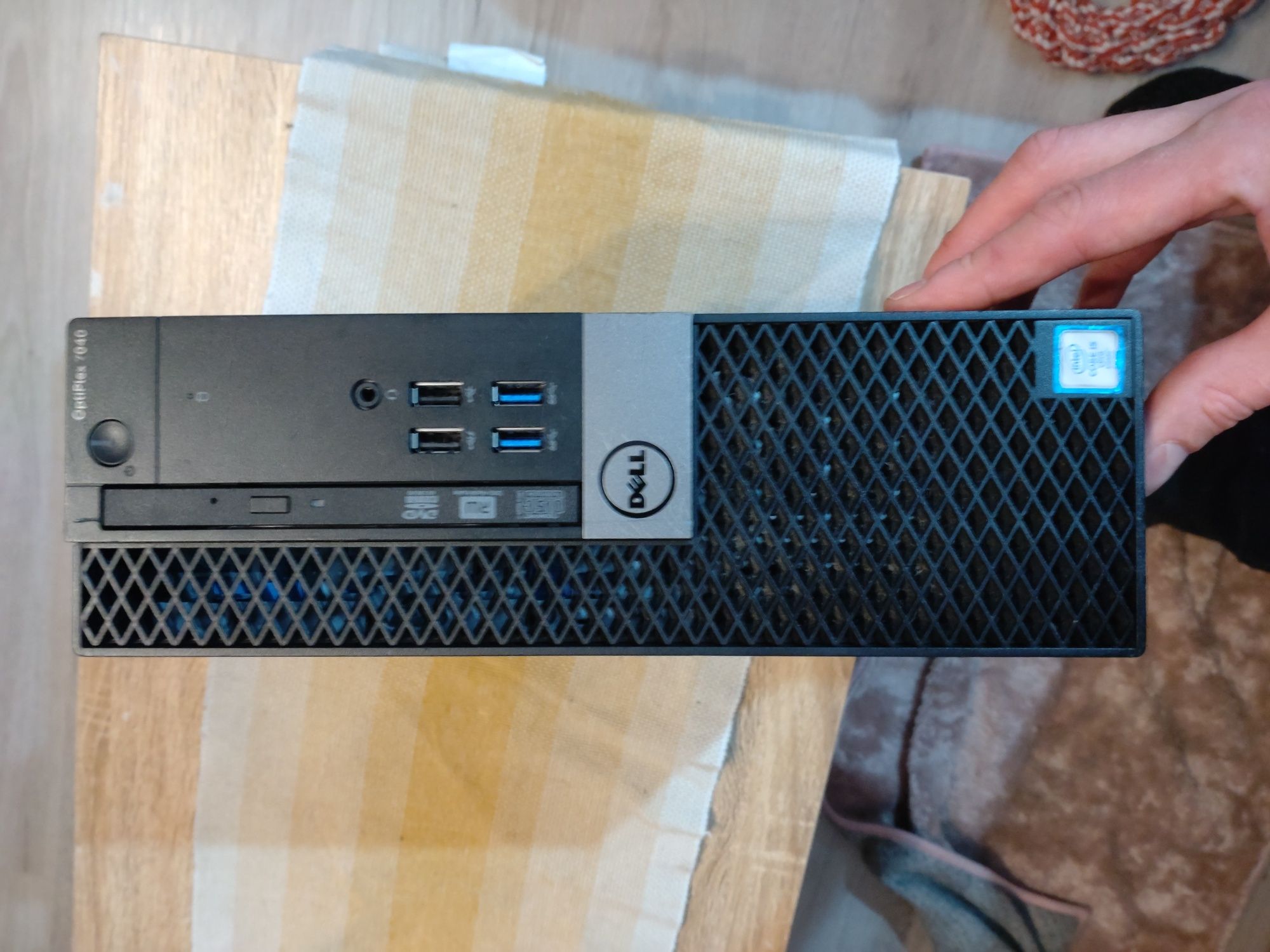 Dell Optiplex 7040 D11S