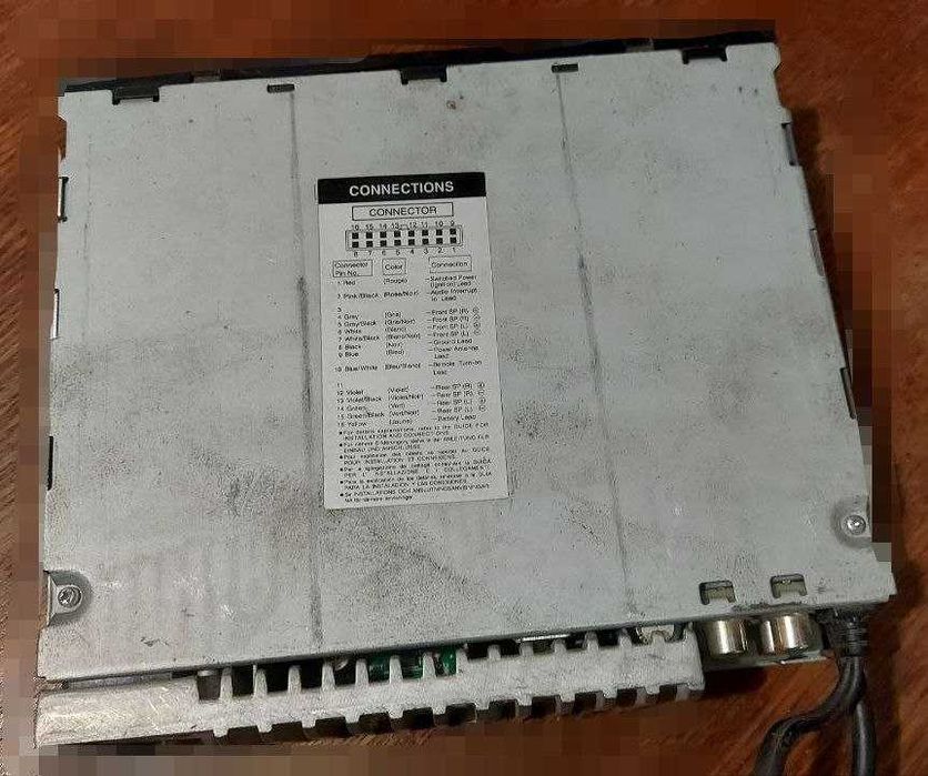 Авто магнитола Alpine CDA-9827R