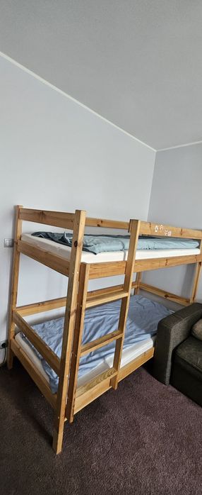 Sprzedam łóżko dwupiętrowe. W dobrym stanie, używane z materacami.
