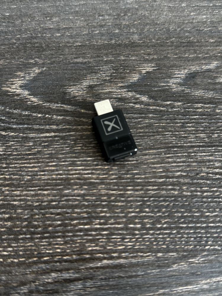 Inteligentny nadajnik audio bluetooth 5.3 adapvive Creative bt-w5