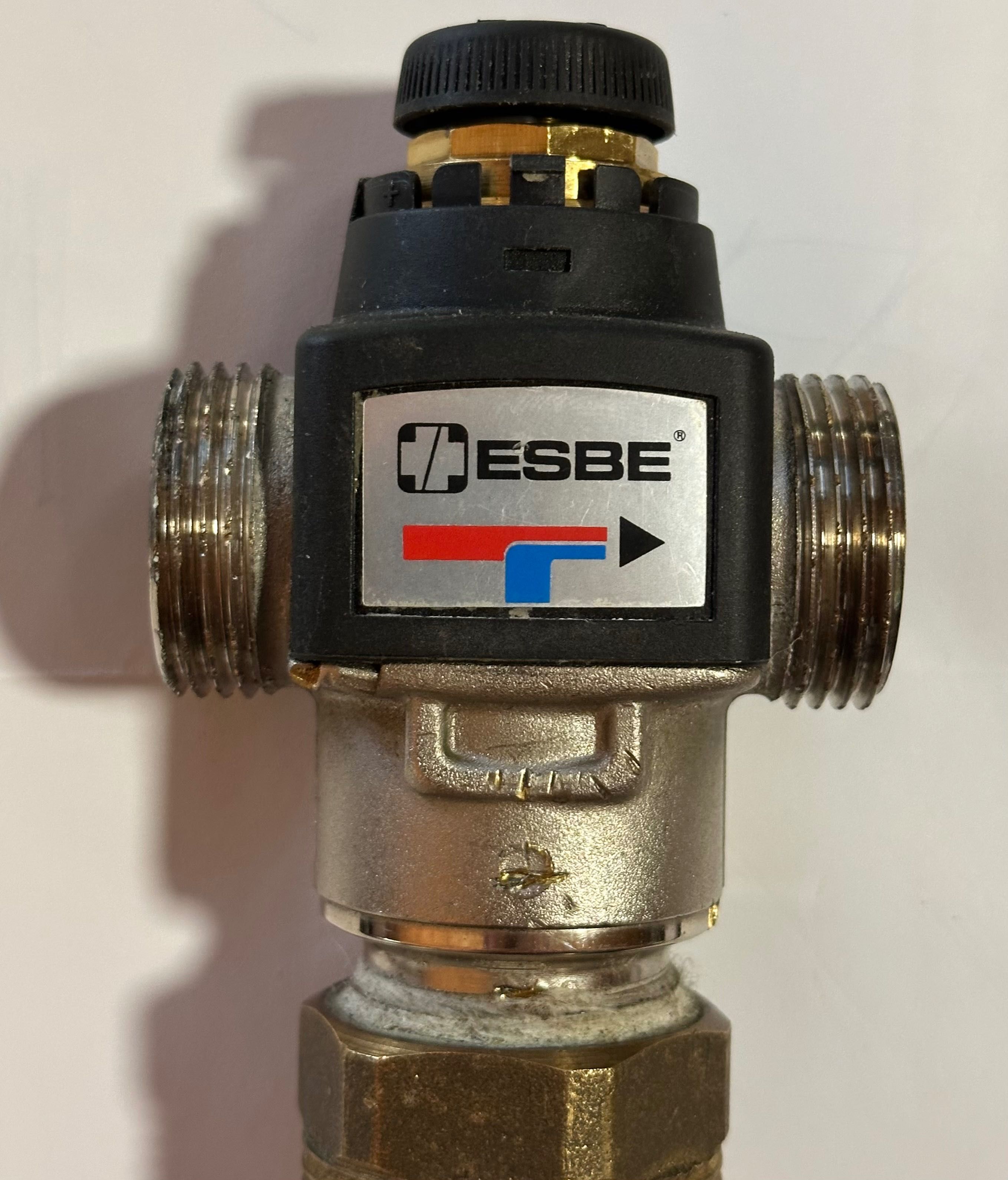 Zawór termostatyczny ESBE VTA332 zak.temp. 35-60st. PN10 1"