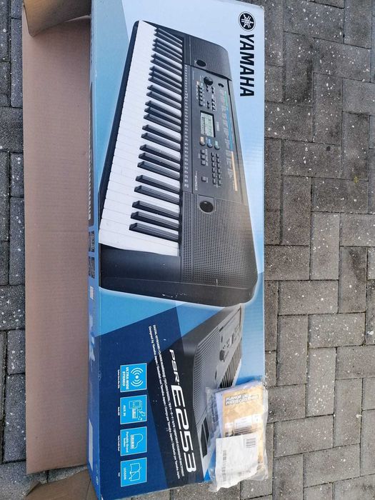 Teclado Yamaha PSR-E253