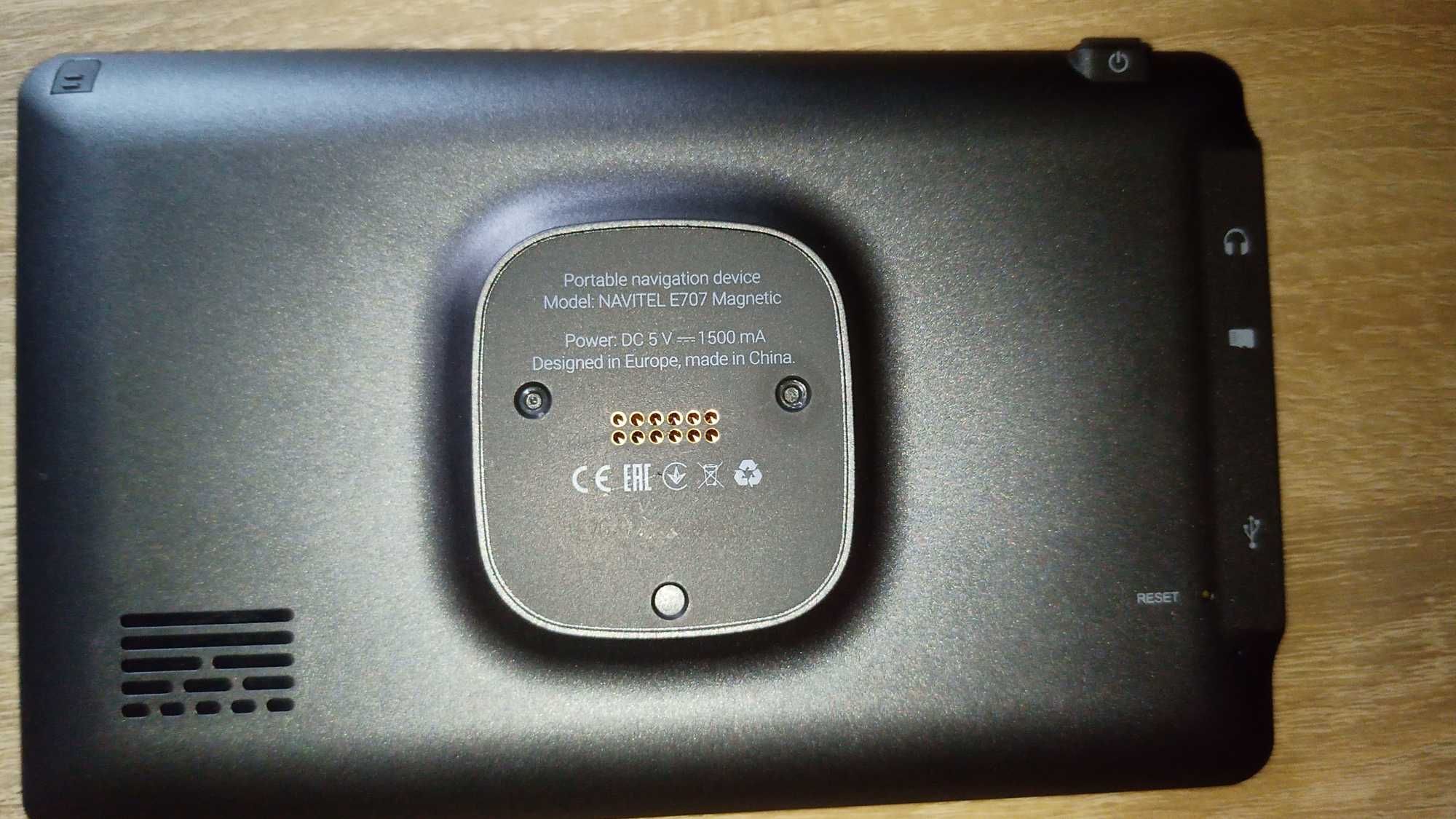 Новый , сенсорный GPS навигатор с магнитным держателем