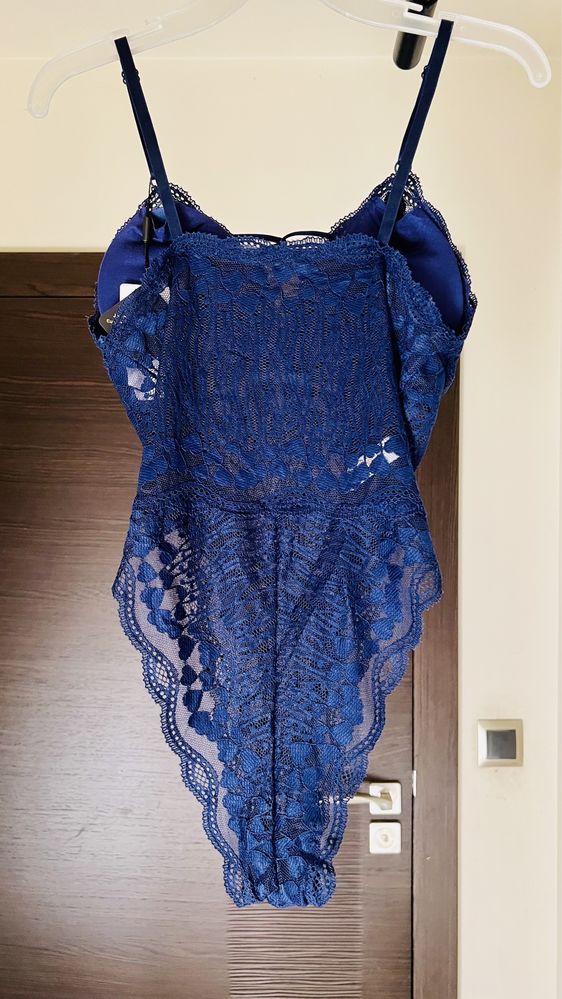 Nowe koronkowe body z usztywnianymi miseczkami