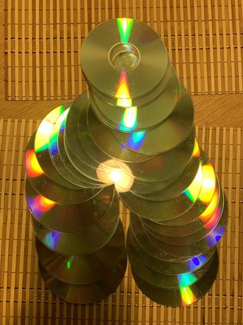 CD диски (використані) для створення арту, картин, чи ручних виробів