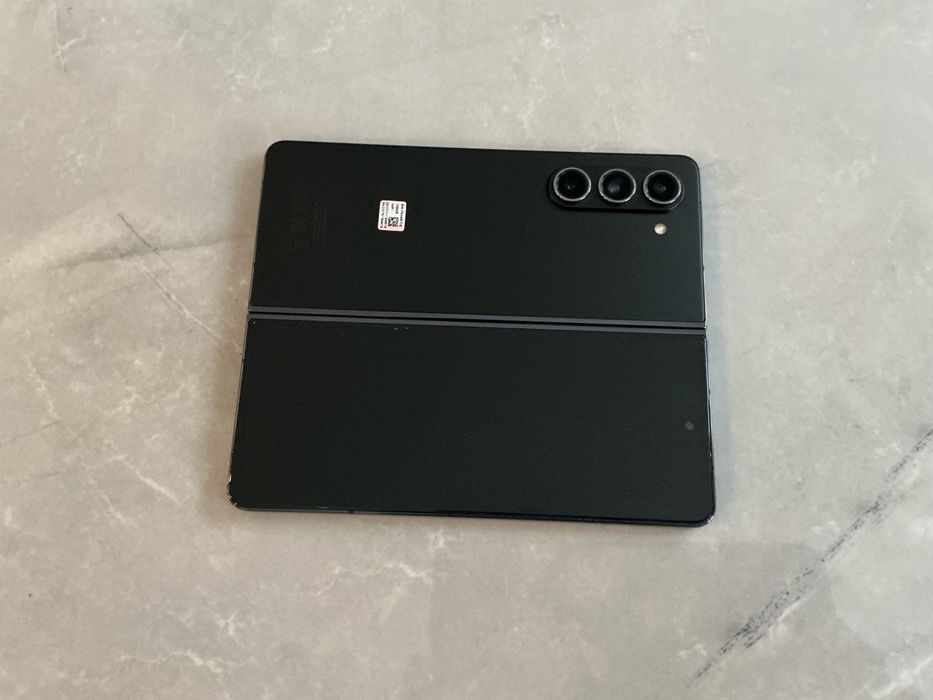 Samsung Galaxy fold 5 na gwarancji z dodatkową ochroną