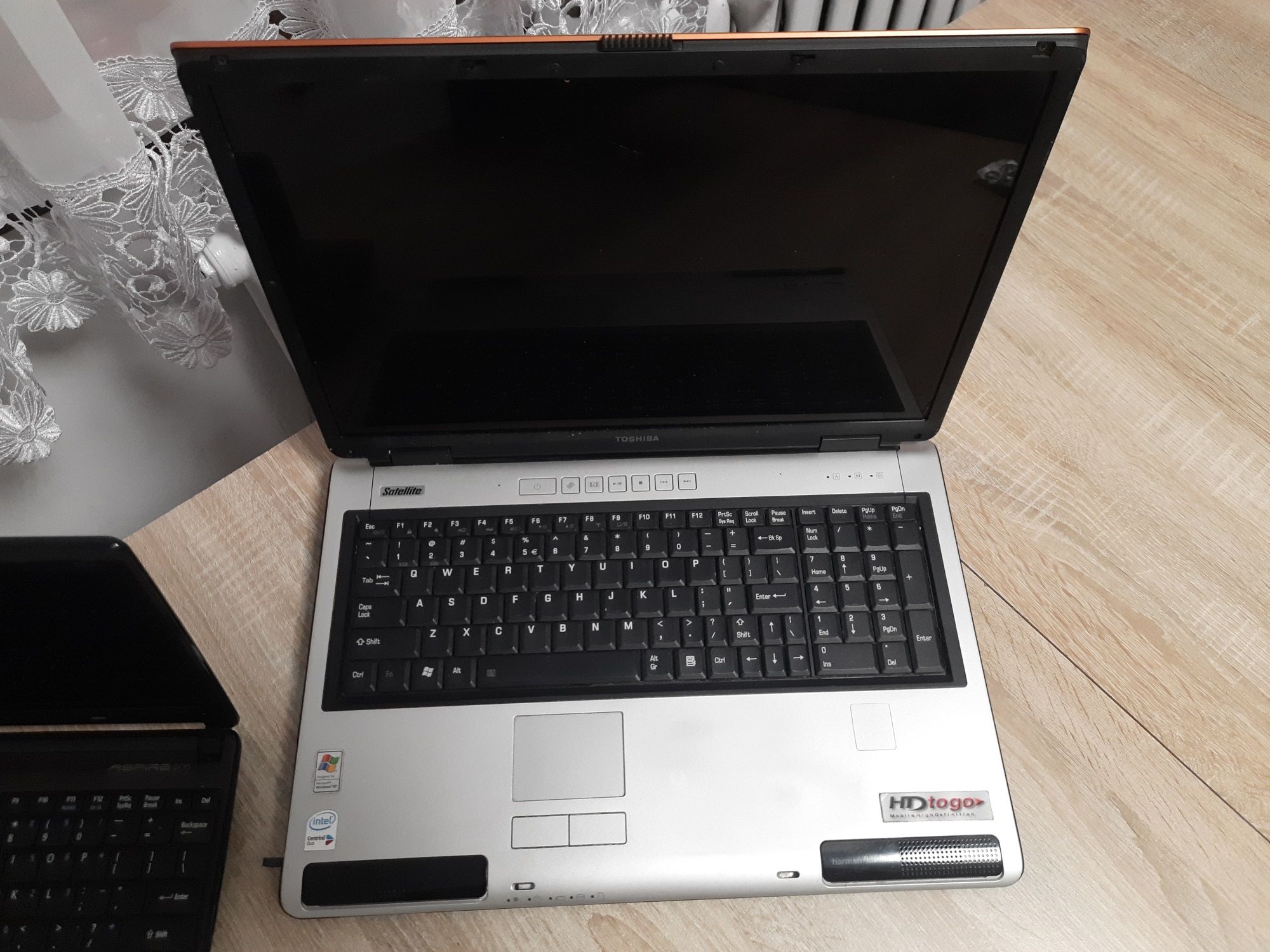 Złom komputerowy laptopy toschiba satelite i acer aspire one