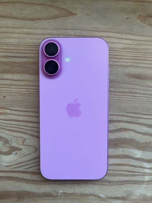 Iphone 16 розовый