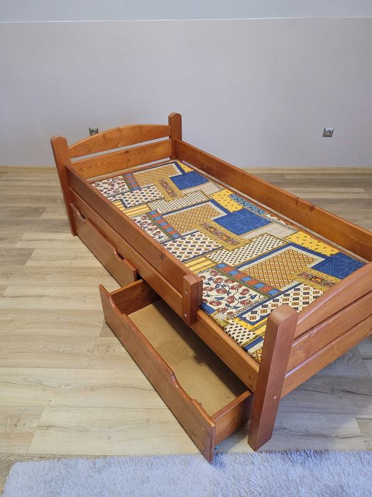 Łóżko dziecięce drewniane