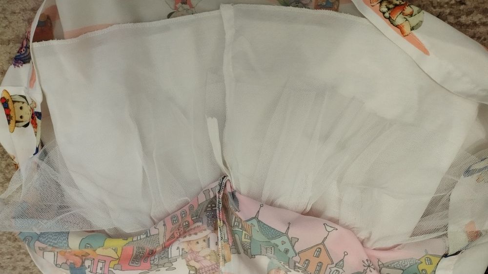 Нарядное красивое платье для девочки