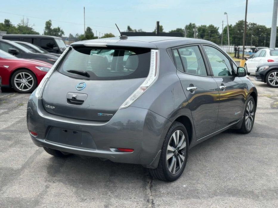 Nissan LEAF SL      2017