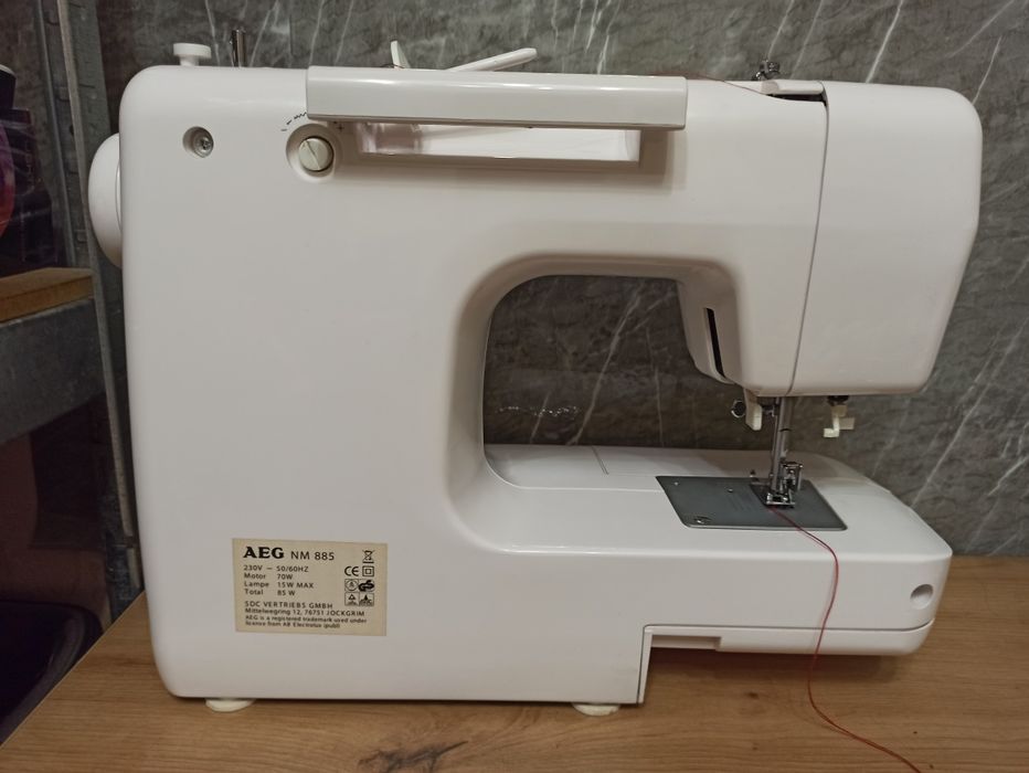 Швейна машинка AEG NM 885