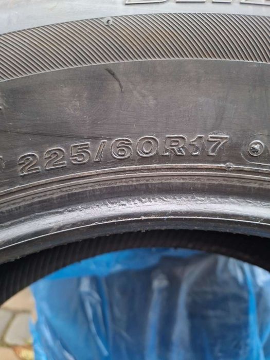 Шини зимові, стан ідеальний 225/60/17
