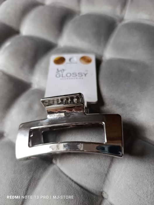 Elegancka klamra do włosów
