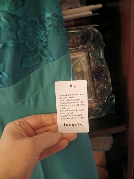 Nowa sukienka wizytowa Bonprix