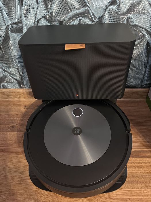 iRobot Roomba j7+