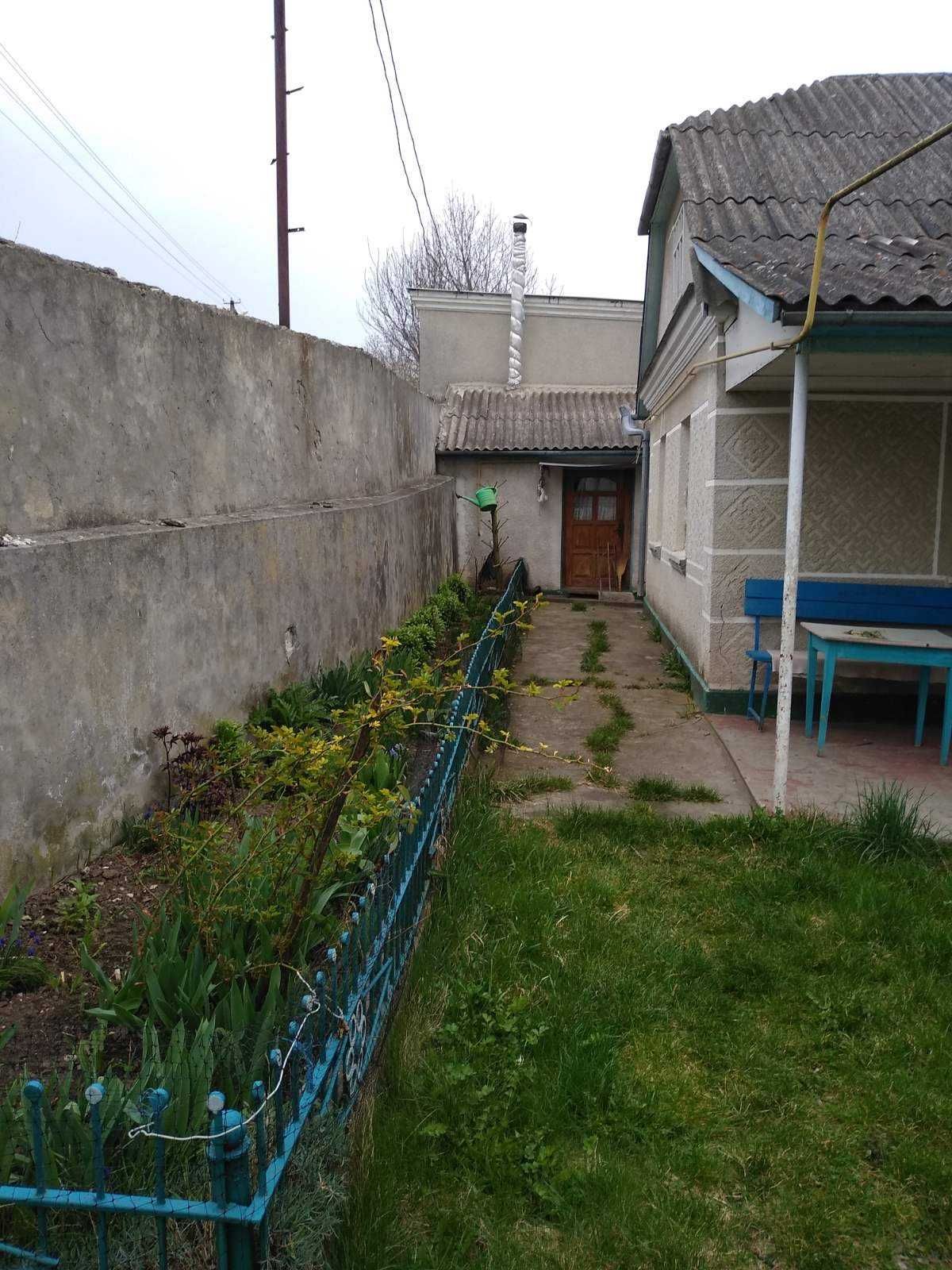 Домогосподарство разом із ковбасним цехом