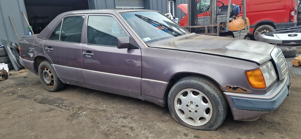 Części W124 2.3B Automat Silnik Drzwi Szyba Skrzynia Deska Lampa Boczk
